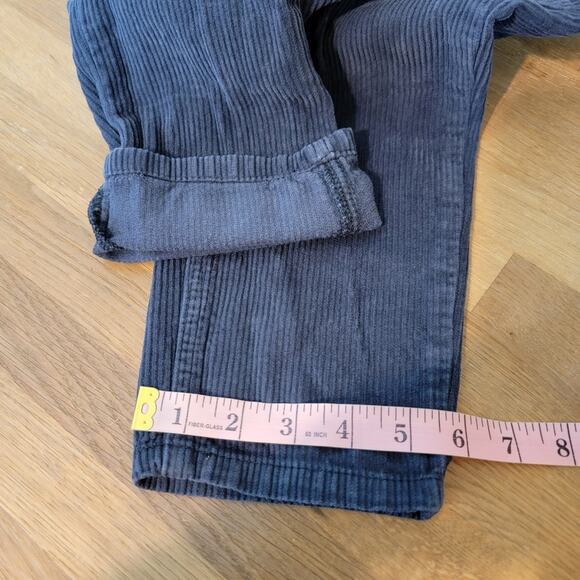 BDG / UO 26×29 Mom High-Rise Corduroy Jeans – Slate/Charcoal Gray - Picture 12 of 12